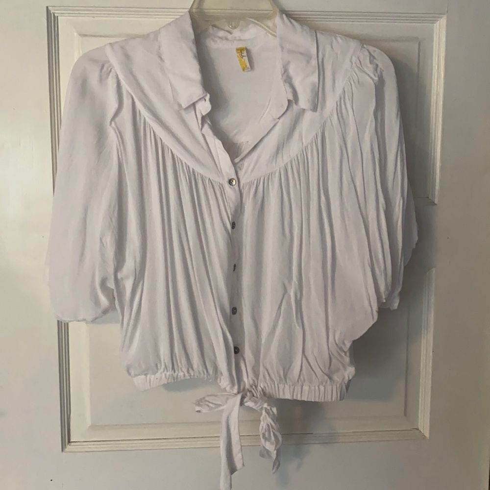 Free People white tie waist top • batwing sleeves